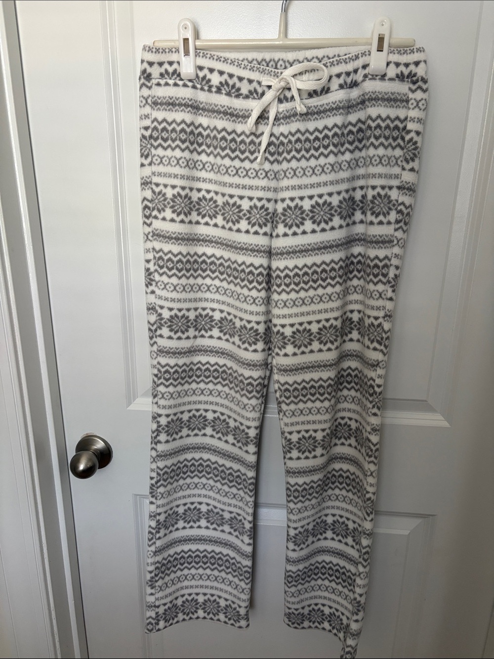 Old Navy Cream & Gray Fair Isle Fleece Pants